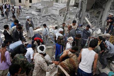 Suudi öncülüğündeki koalisyon Yemen'i bombaladı: 33 ölü